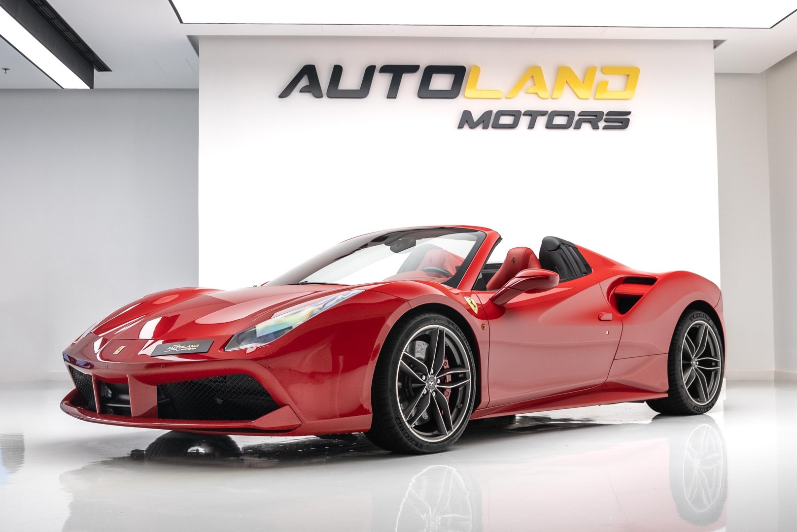 2017 FERRARI 488 SPIDER | GCC | EXCELLENT CONDITION | MAIN DEALER SERVICE
